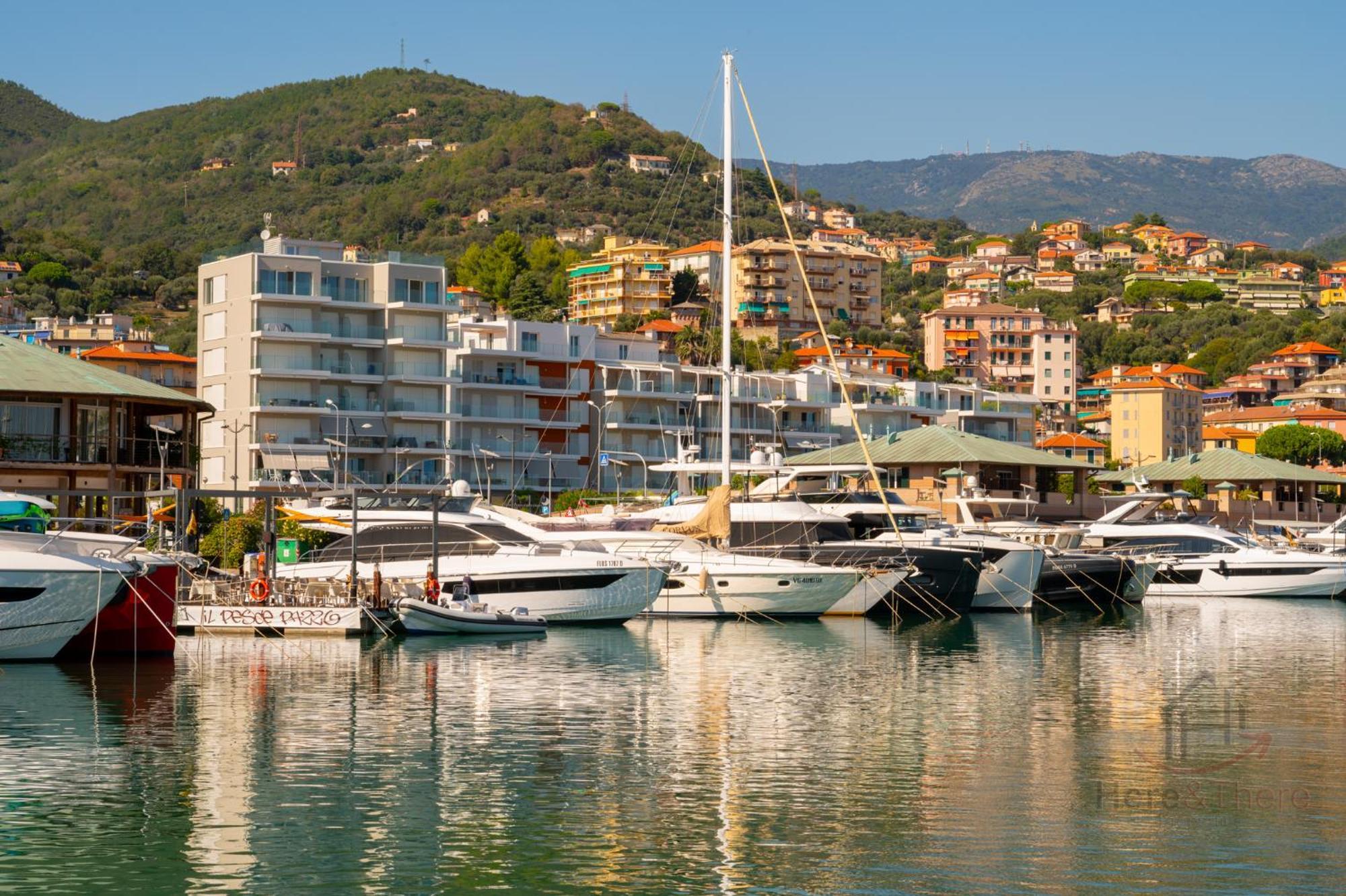Garden & Sea View - Free Access And Garage - Wifi Apartment *