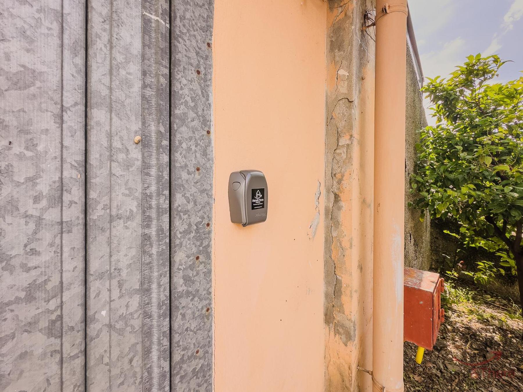 Garden & Sea View - Free Access And Garage - Wifi Apartment Varazze